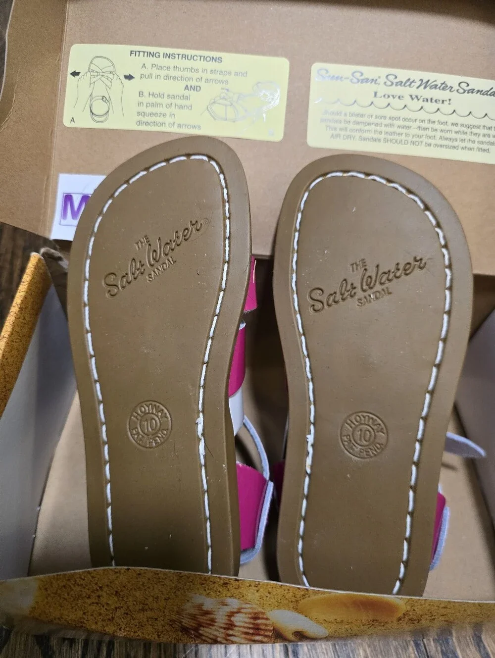 Saltwater sandals new in box c10 shiny fuchsia